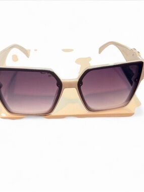 CHANEL Beige Frame Sunglasses with Purple Gradient Lenses